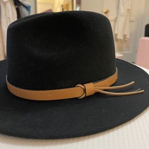 Urban Outfitter black fedora!